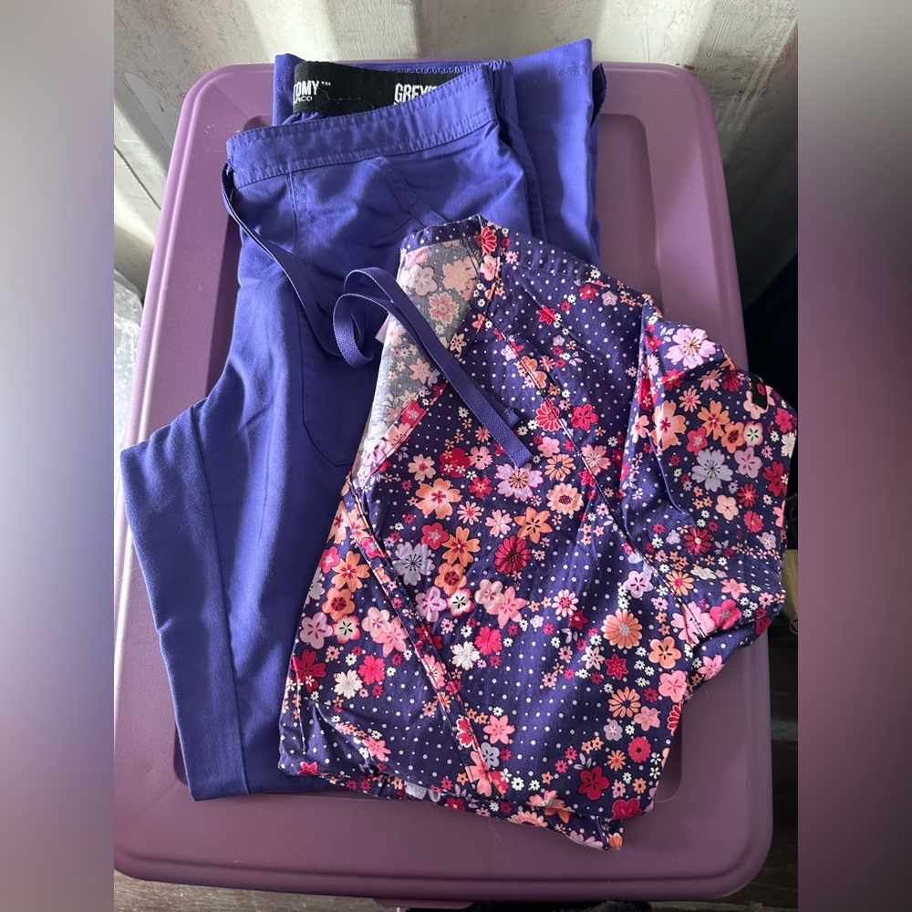 PURPLE MATCHING SCRUB SET GREYS ANATOMY